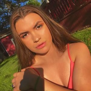 Meet your Posher, Chloe